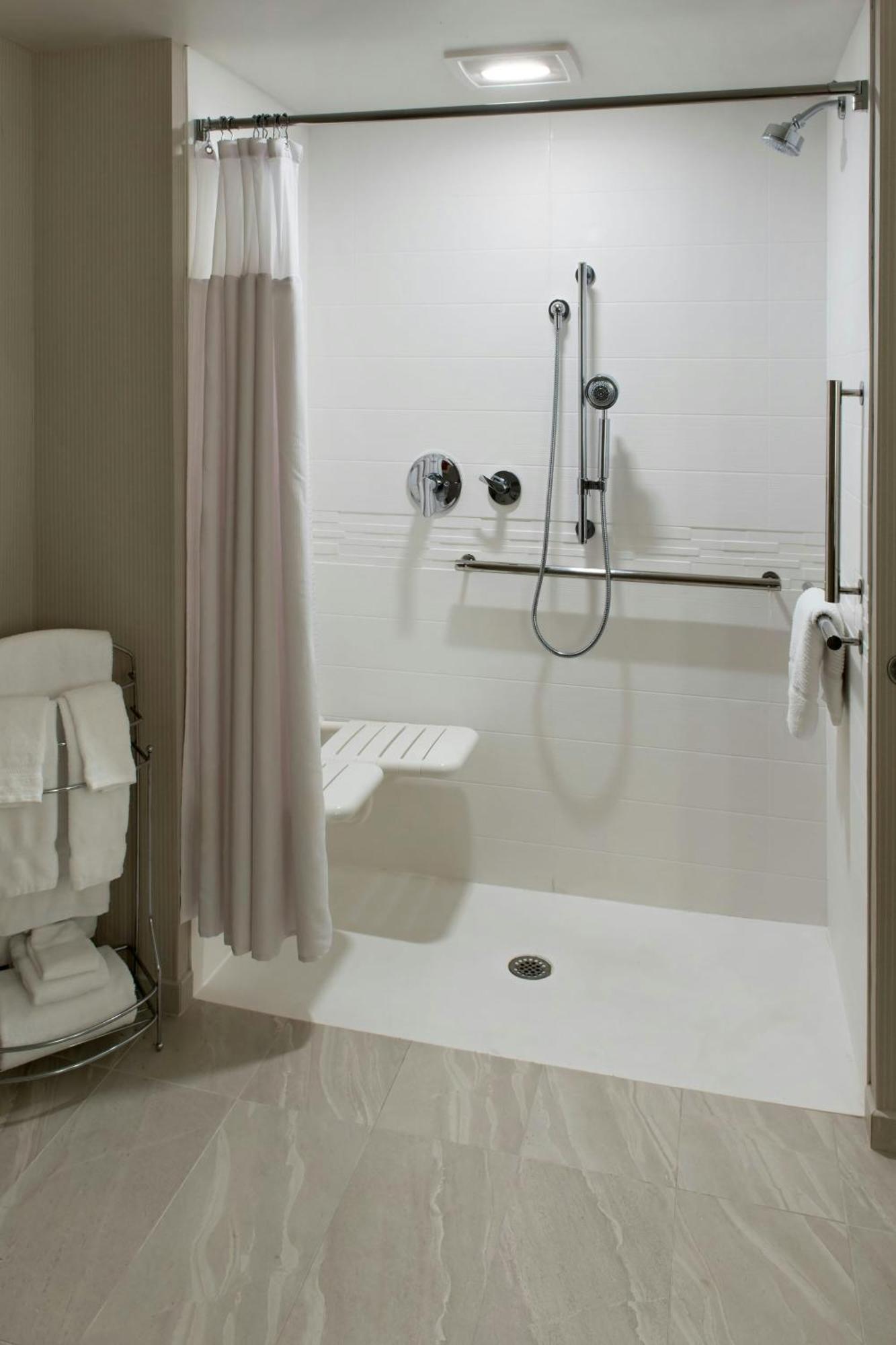 Delta Hotels By Marriott Utica Ngoại thất bức ảnh